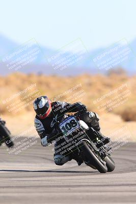 media/Jan-10-2025-CVMA Friday Practice (Fri) [[489e0da257]]/Group 4 and Trackday/Session 4 (Turn 16)/